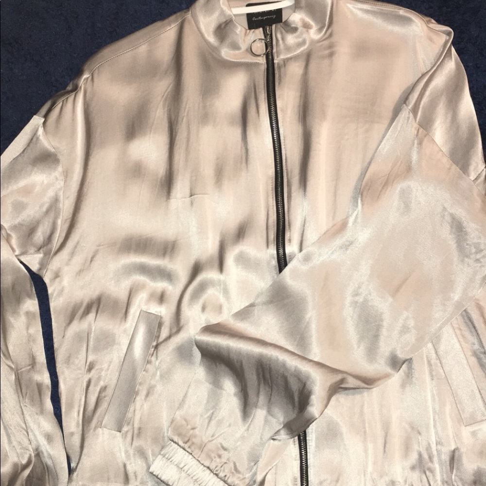 Thin bomber jacket
